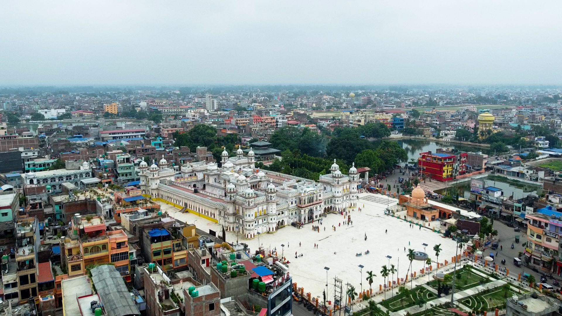 <span class='c1'>जनकपुरधामका आठ गन्तब्य :</span> <span class='c2'>नयाँ वर्षका रोजाइमा</span>