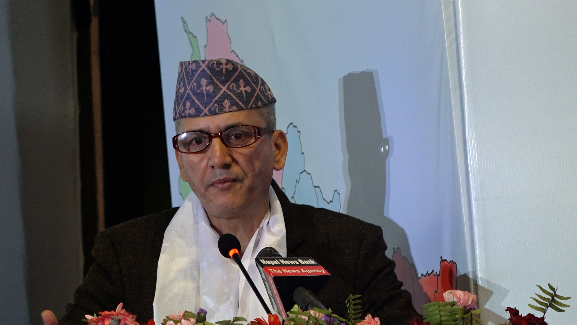 <span class='c1'>चलचित्रमा गीत ‘प्राण’ हो</span> <span class='c2'>: आनन्द अधिकारी</span>