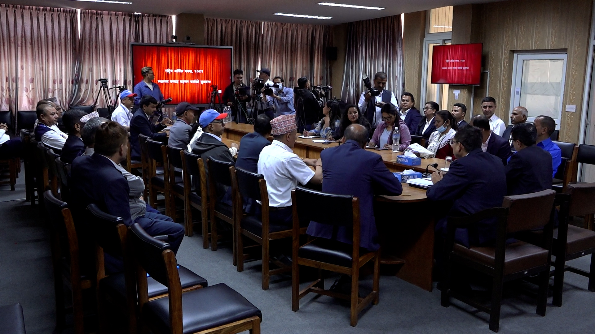 <span class='c1'>दोस्रो राष्ट्रिय आर्थिक गणना २०८२ सुरु, मुलुकको</span> <span class='c2'>वास्तविक आर्थिक चित्र सार्वजनिक गर्ने लक्ष्य</span>