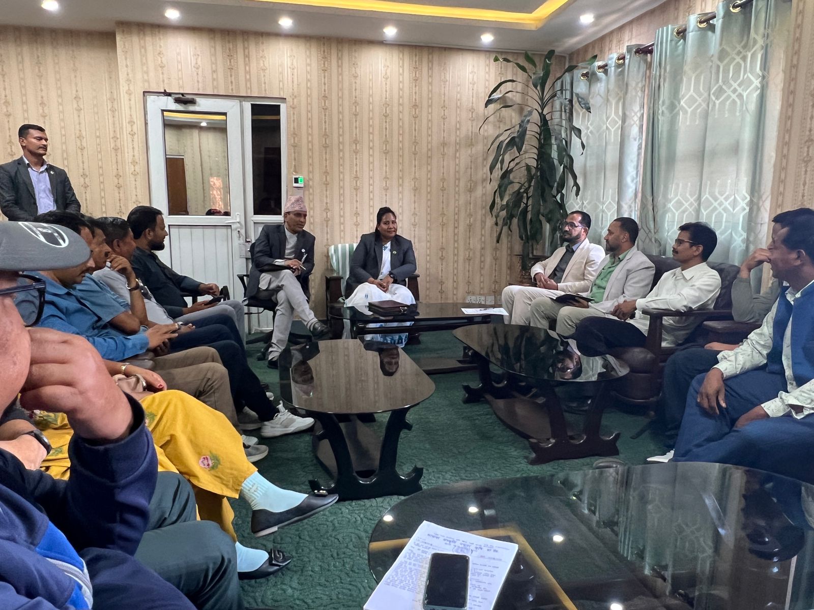 <span class='c1'>किसानका समस्या सुन्दै मन्त्री चौधरीः बीमा,</span> <span class='c2'>मल र बजारीकरण सुधारमा जोड</span>