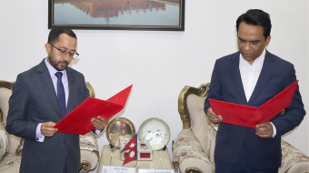 <span class='c1'>नवनियुक्त डेपुटी गभर्नर पण्डितले</span> <span class='c2'>शपथ ग्रहणसँगै पदबहाली गरे</span>