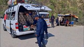 <span class='c1'>लागुऔषध र अवैध हतियार खोज्न</span> <span class='c2'>तालिम प्राप्त कुकुरको प्रयोग</span>