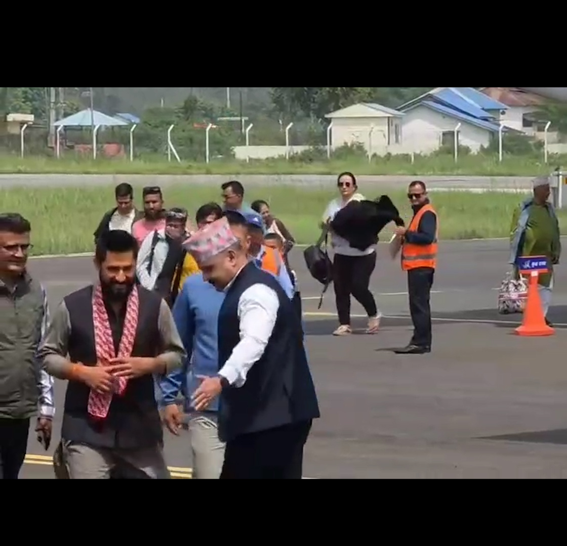 <span class='c1'>जनतासँग गरेका वाचा पूरा</span> <span class='c2'>गर्छौँ :सभापति लामिछाने</span>