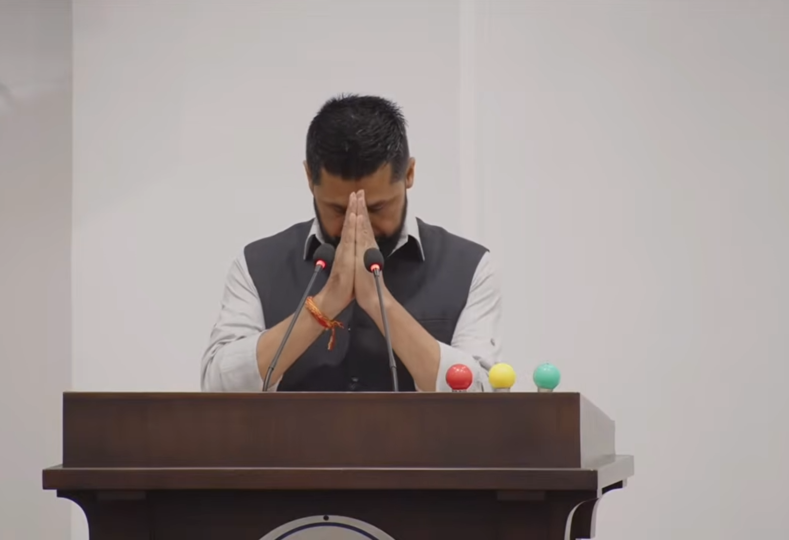 <span class='c1'>हामीले दलितहरुमाथि गरेको माफीको मूल्य</span> <span class='c2'>न्यायले निर्धारण गर्छ :रवि लामिछाने</span>