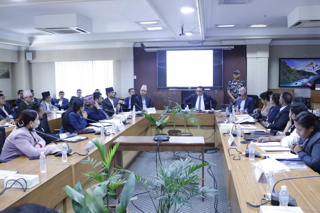 <span class='c1'>अर्थमन्त्री स्वर्णिम वाग्लेले गरे विषयगत मन्त्री</span> <span class='c2'>र सचिवहरूसँग बजेट तयारी छलफल</span>