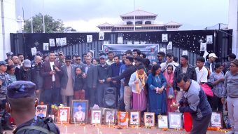 <span class='c1'>शहीदको सम्झनामा बानेश्वरमा दीप</span> <span class='c2'>प्रज्वलन,गृहमन्त्री पनि सहभागि</span>