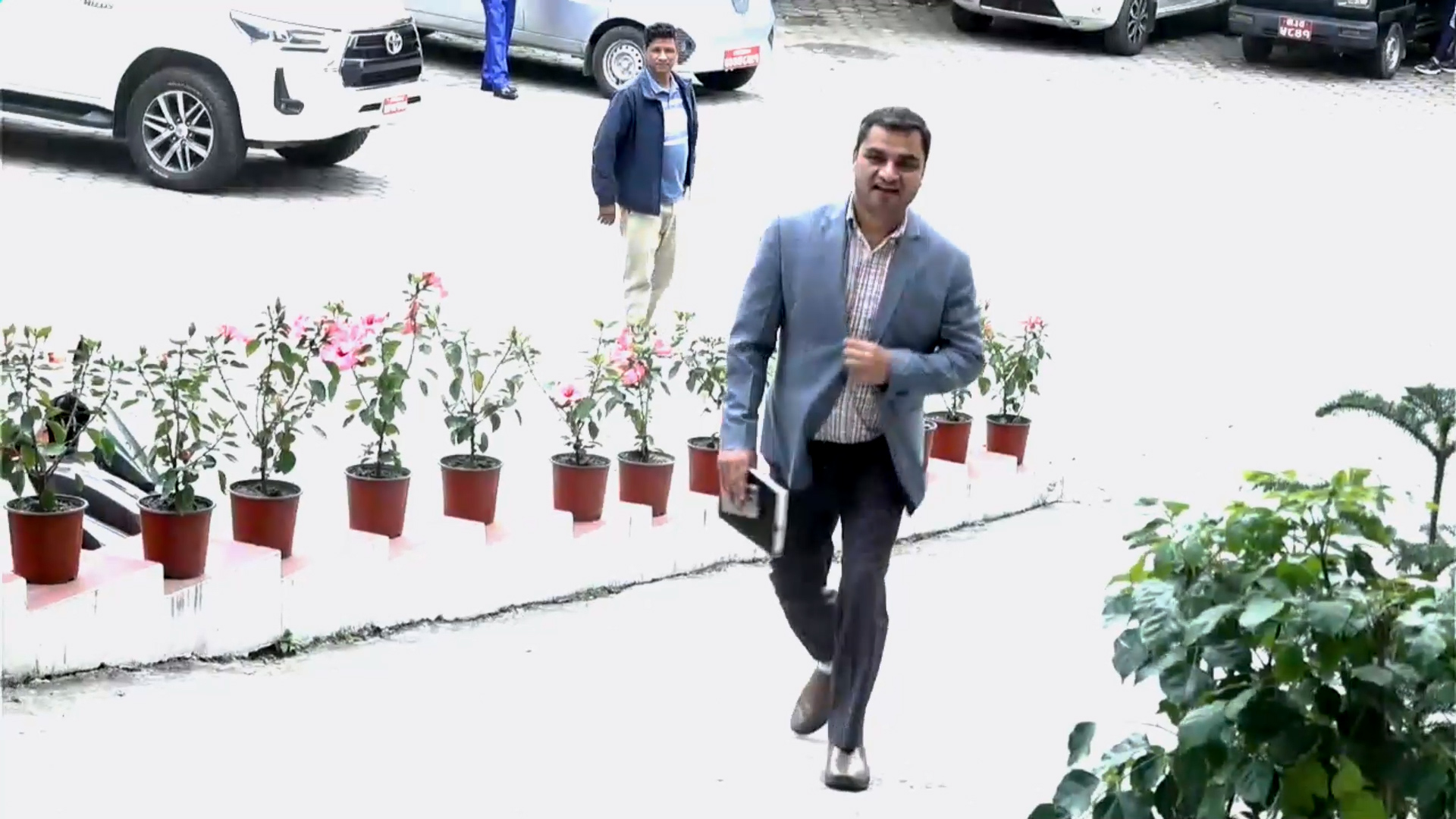 <span class='c1'>सरकारले सुकुम्बासी हटाउने काम हतारमा</span> <span class='c2'>गर्यो : प्रदीप पौडेल</span>