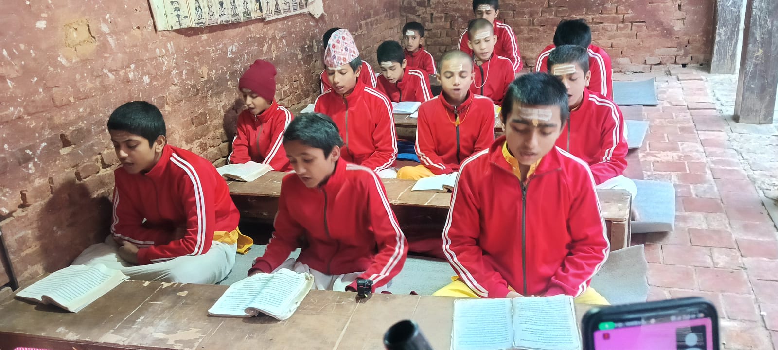 <span class='c1'>रोशी कटानको जोखिममा अदिर्लिङ्ग</span> <span class='c2'>कुशेश्वर महादेव मन्दिर</span>