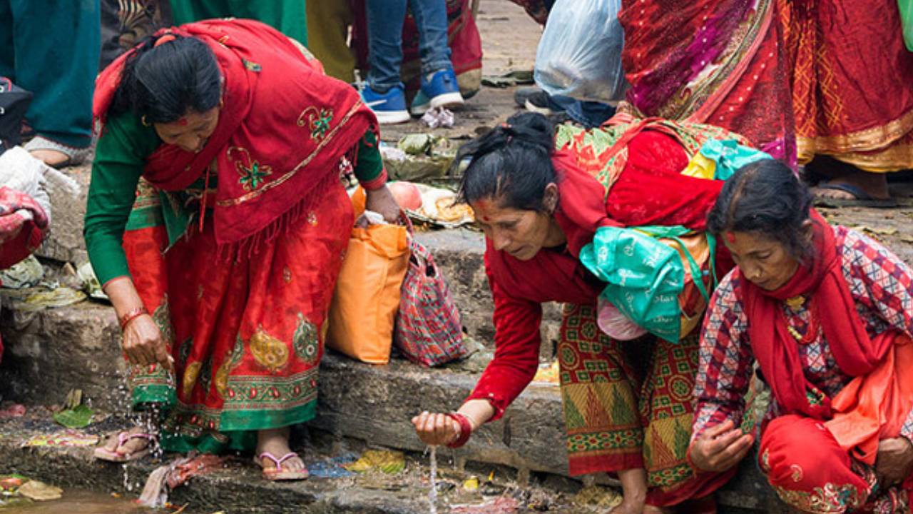 <span class='c1'>आज मातातीर्थ औँसी अर्थात्</span> <span class='c2'>आमाको मुख हेर्ने दिन</span>