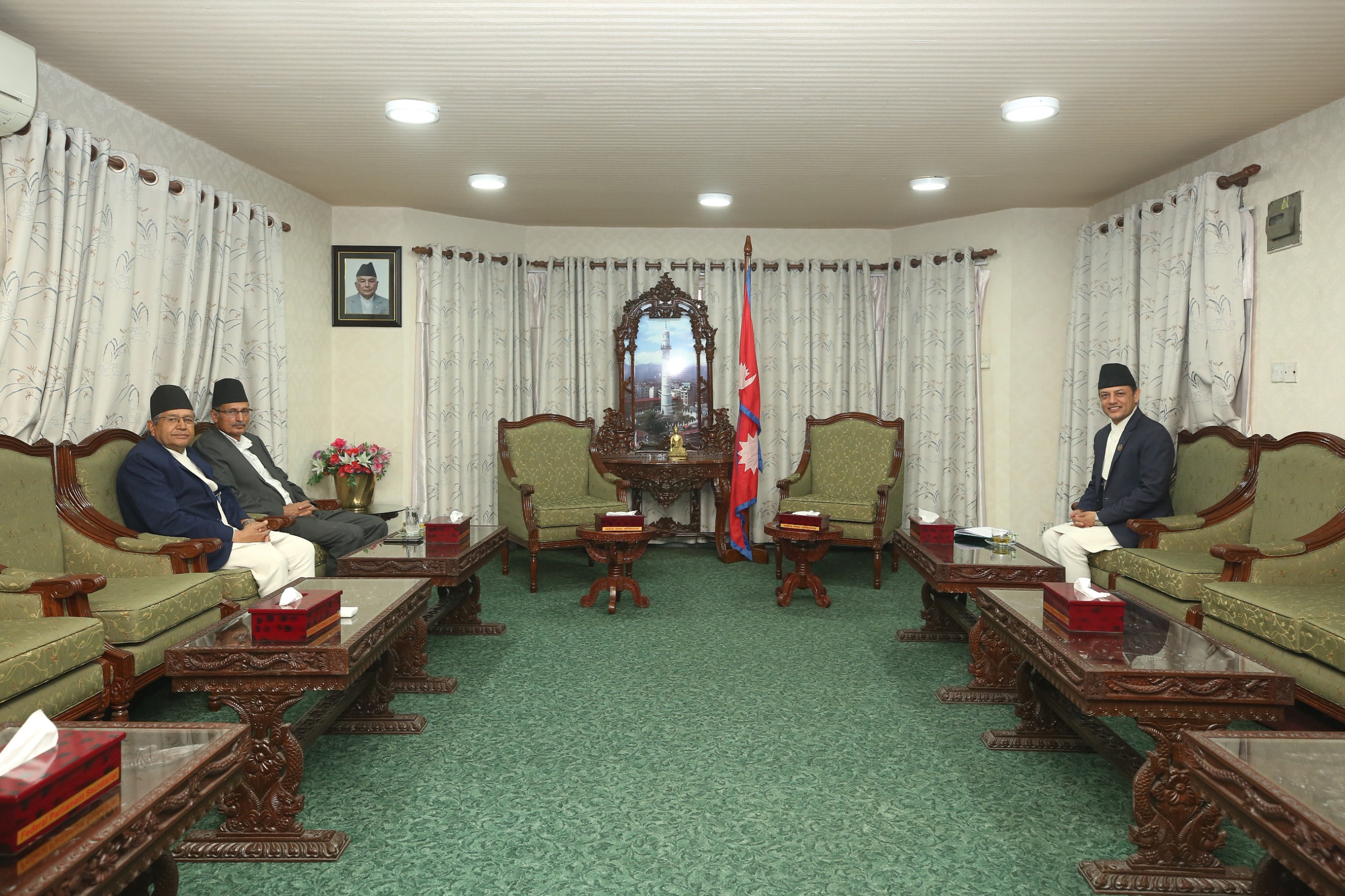 <span class='c1'>सभामुख अर्यालले गरे पूर्व सभामुख</span> <span class='c2'>घिमिरे र अग्नि सापकोटासँग भेटवार्ता</span>