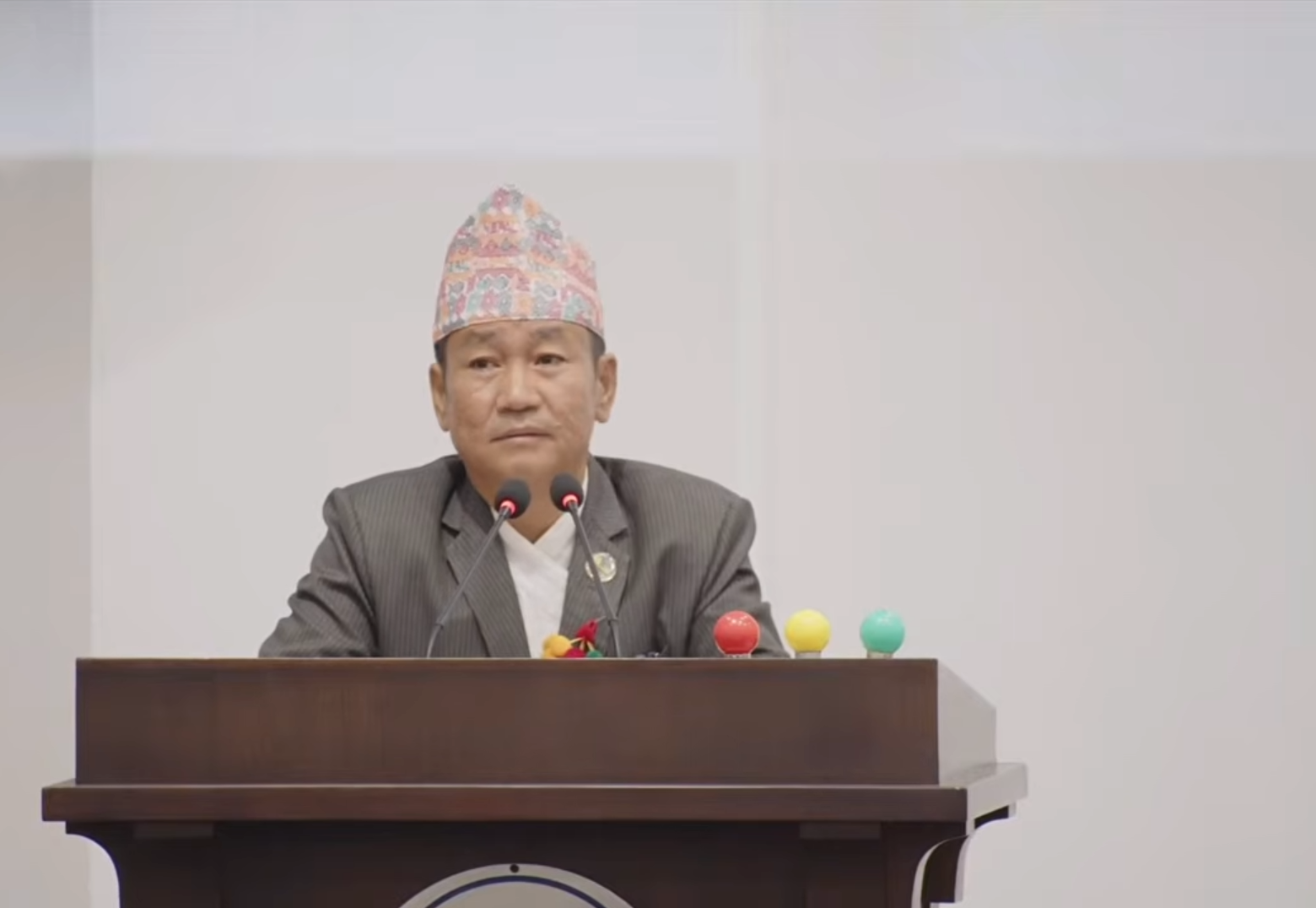 <span class='c1'>एमसीसी खारेज गरी समयको सम्मान</span> <span class='c2'>गरियोस् : हर्क साम्पाङ</span>