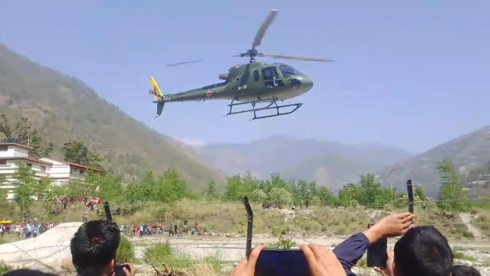 <span class='c1'>आगलागीमा घाईतेहरुलाई उपचारका लागि</span> <span class='c2'>हेलिकोप्टरबाट नेपालगन्ज पठाइयो</span>