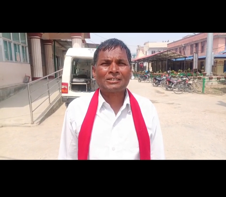 <span class='c1'>सिराहा नगरपालिकामा विवाद : मेयर</span> <span class='c2'>डा.यादवमाथि कर्मचारी कुटेको आरोप</span>