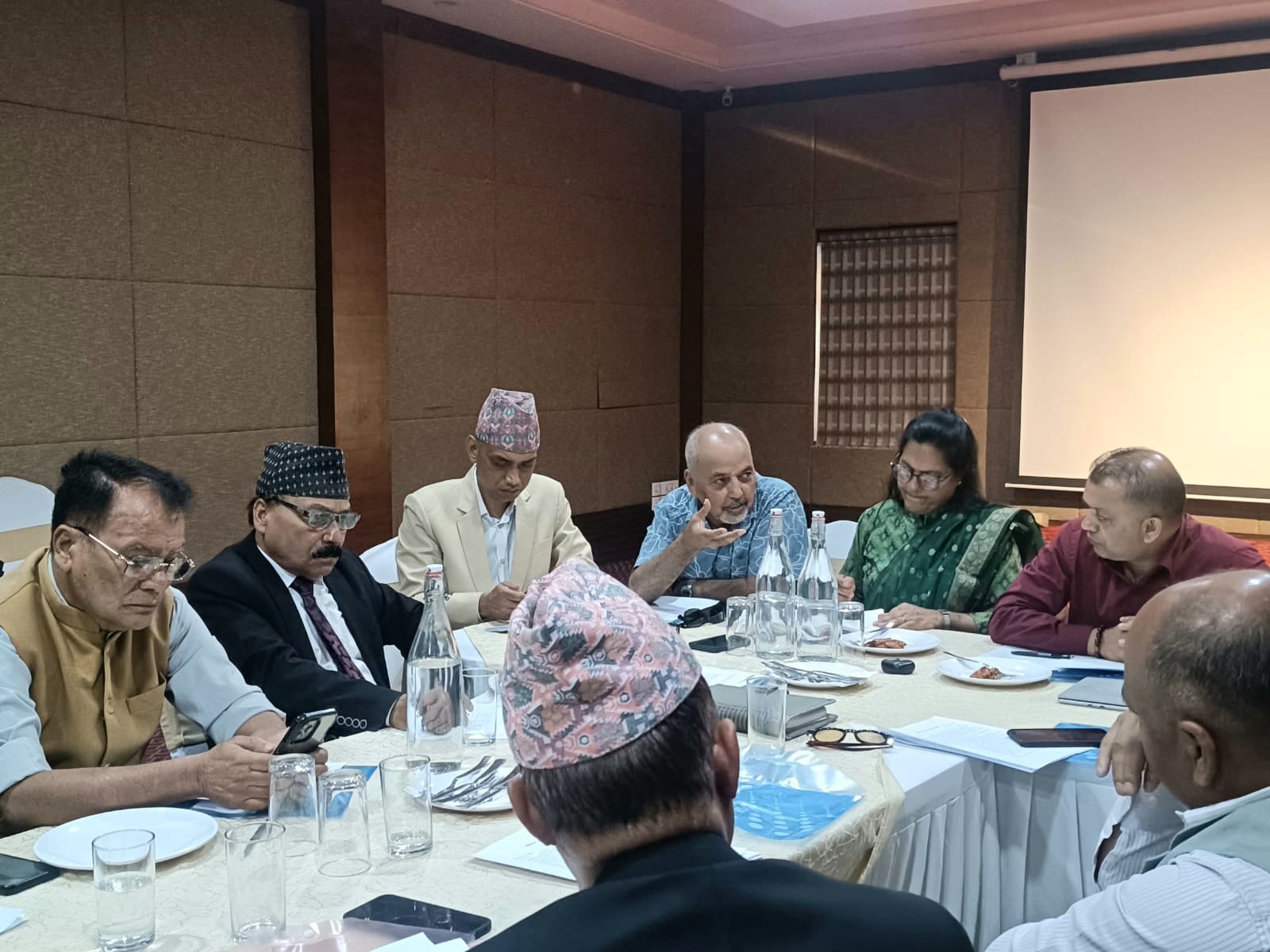 <span class='c1'>कांग्रेसले थाल्यो संविधान</span> <span class='c2'>संशोधनको गृहकार्य</span>