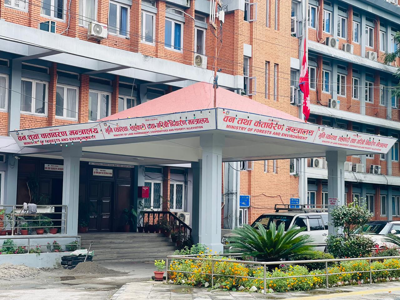 <span class='c1'>अब मालपोत र नापीमा</span> <span class='c2'>बिचौलिया निषेध, सेवाग्राहीलाई सहज</span>