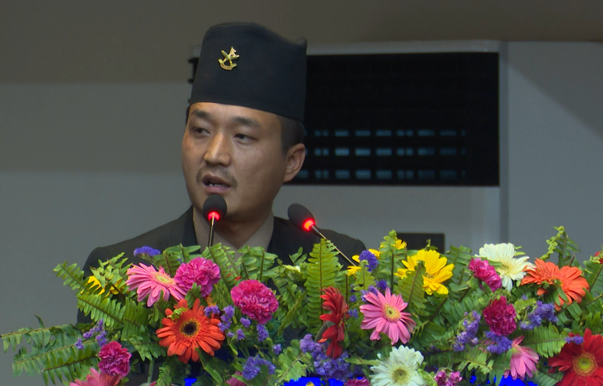 <span class='c1'>३६ वर्षसम्म सुरक्षाकर्मीलाई हतकडी</span> <span class='c2'>लगाएको गृहमन्त्री गुरुङको टिप्पणी</span>