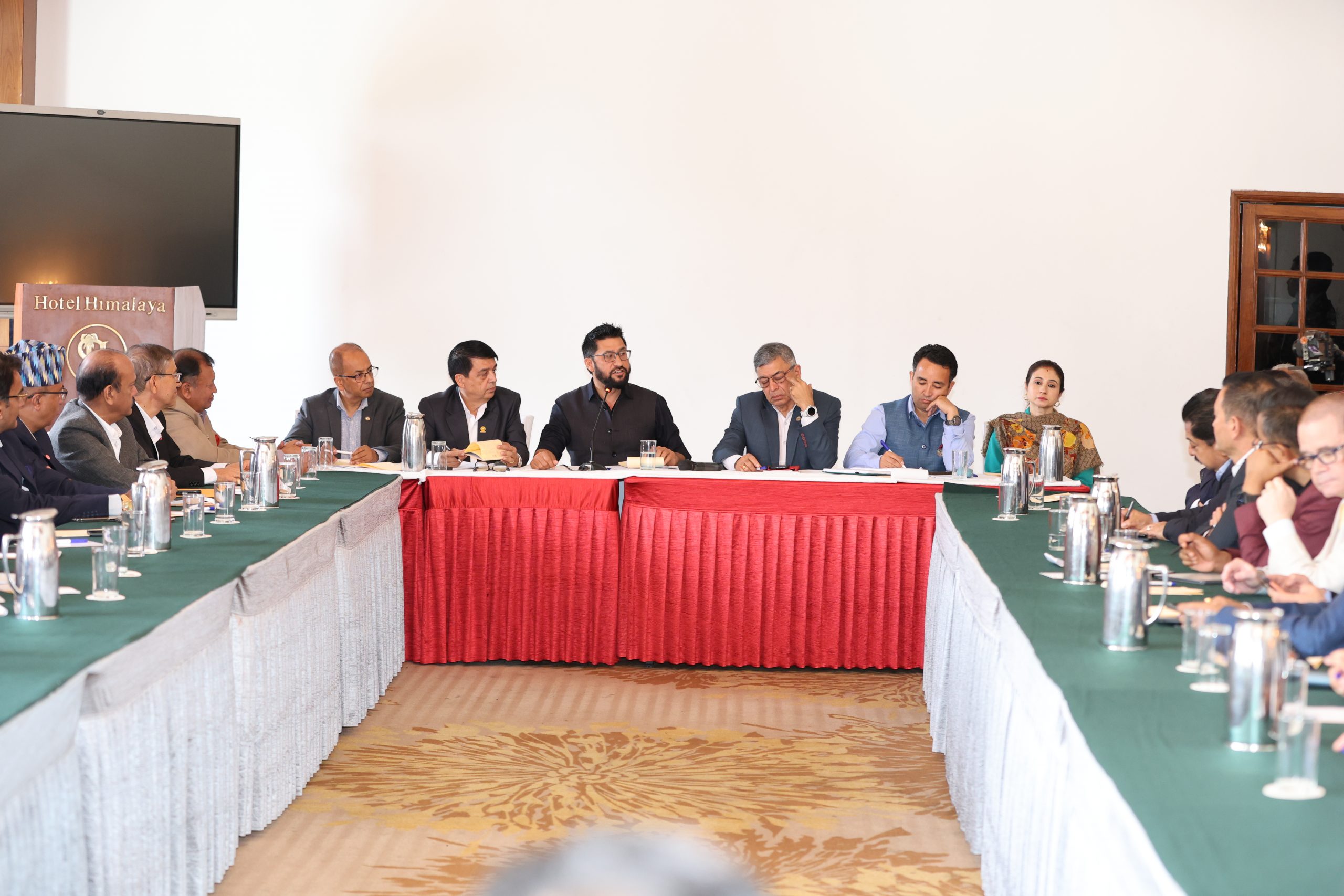 <span class='c1'>सभापति रवि लामिछानेले उद्योगी व्यवसायीलाई भने-</span> <span class='c2'>तपाईंहरु डराउनु पर्दैन, दुःख दिन चाहँदैनौं</span>