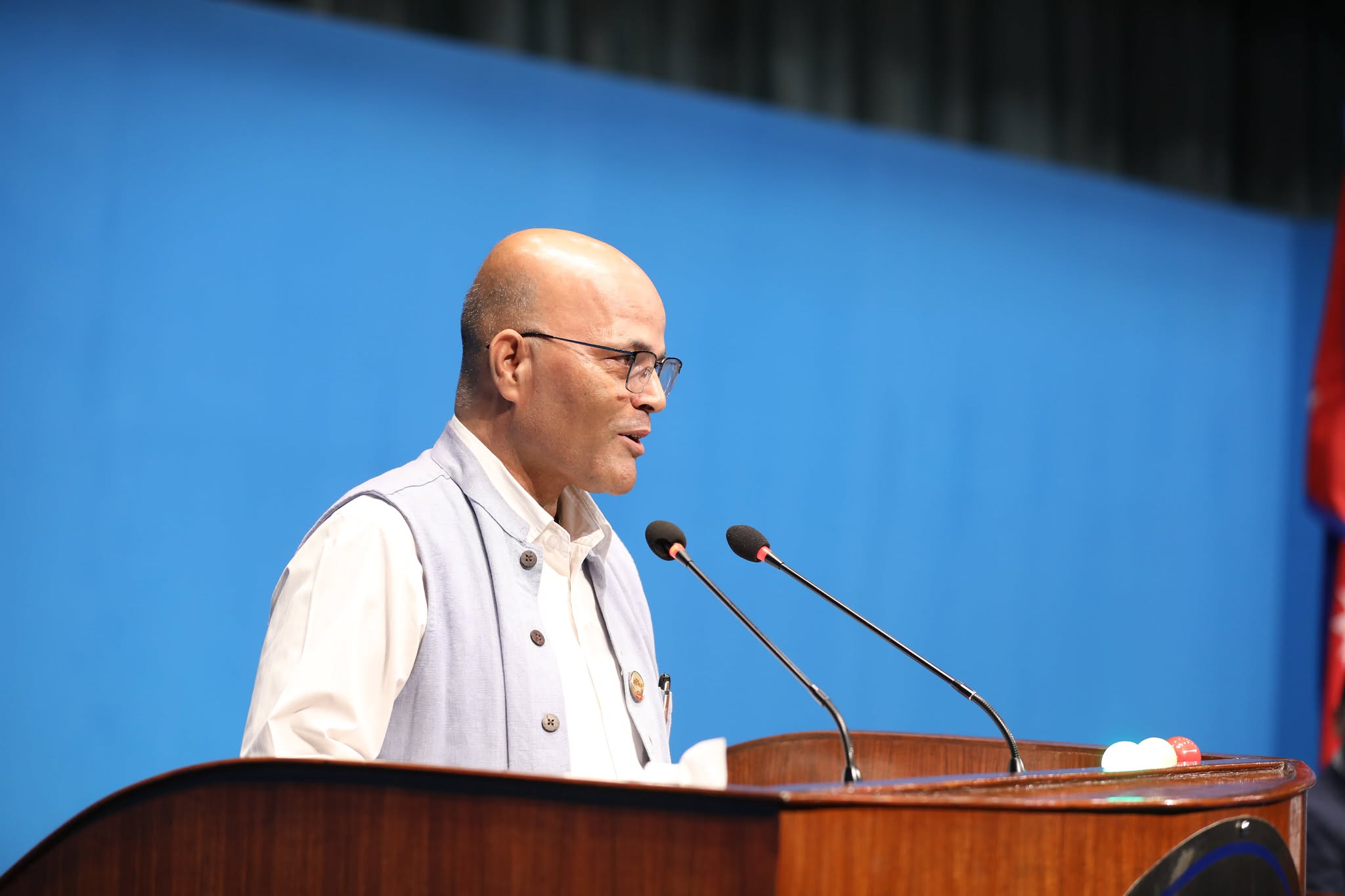 <span class='c1'>प्रि–बजेट छलफलमा अर्थमन्त्री अनुपस्थित भएकोमा सांसद सिंहको</span> <span class='c2'>असन्तुष्टिः ‘नयाँको नाममा सबै परम्परा नभत्काऔँ’</span>