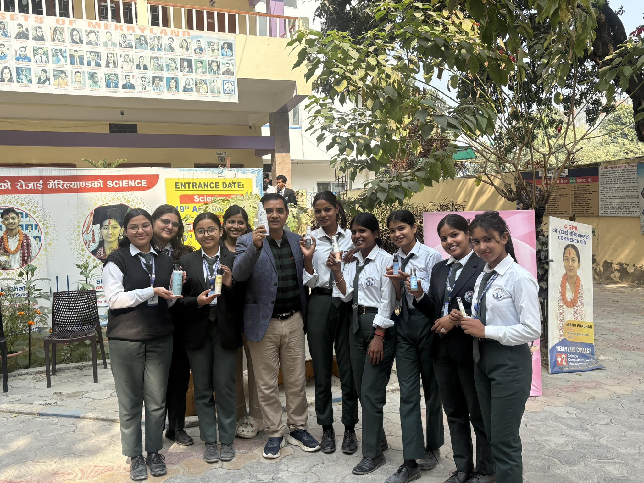 <span class='c1'>विराटनगरको मेरिल्याण्ड कलेज फेरि</span> <span class='c2'>टप १० मा</span>