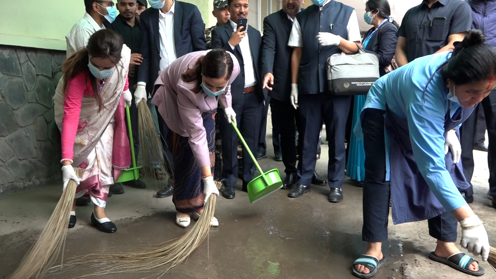 <span class='c1'>सरसफाइ सप्ताह अभियान सुरु गर्दै मन्त्री</span> <span class='c2'>मेहेताले भनिन् : अभियान घर–घरमा चलाऔं</span>