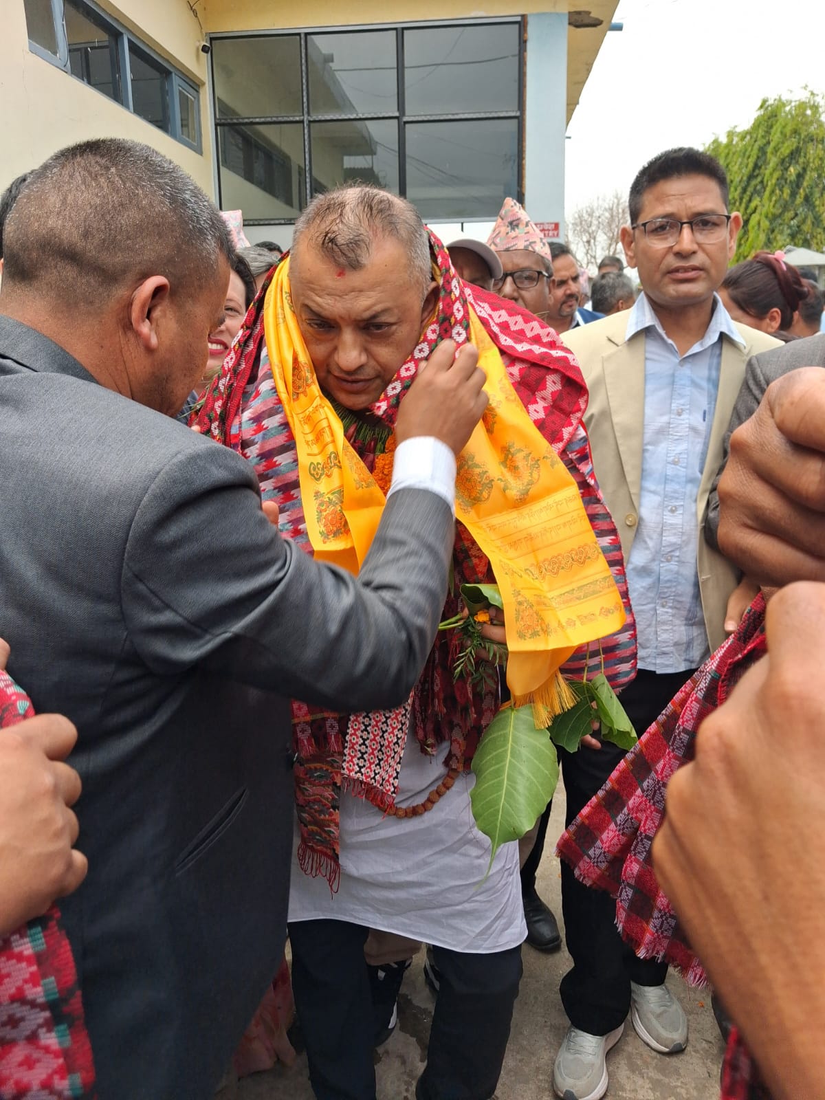 <span class='c1'>सुर्खेतमा कांग्रेसको प्रदेशस्तरीय भेला,</span> <span class='c2'>गगन थापाले उद्घाटन गर्दै</span>