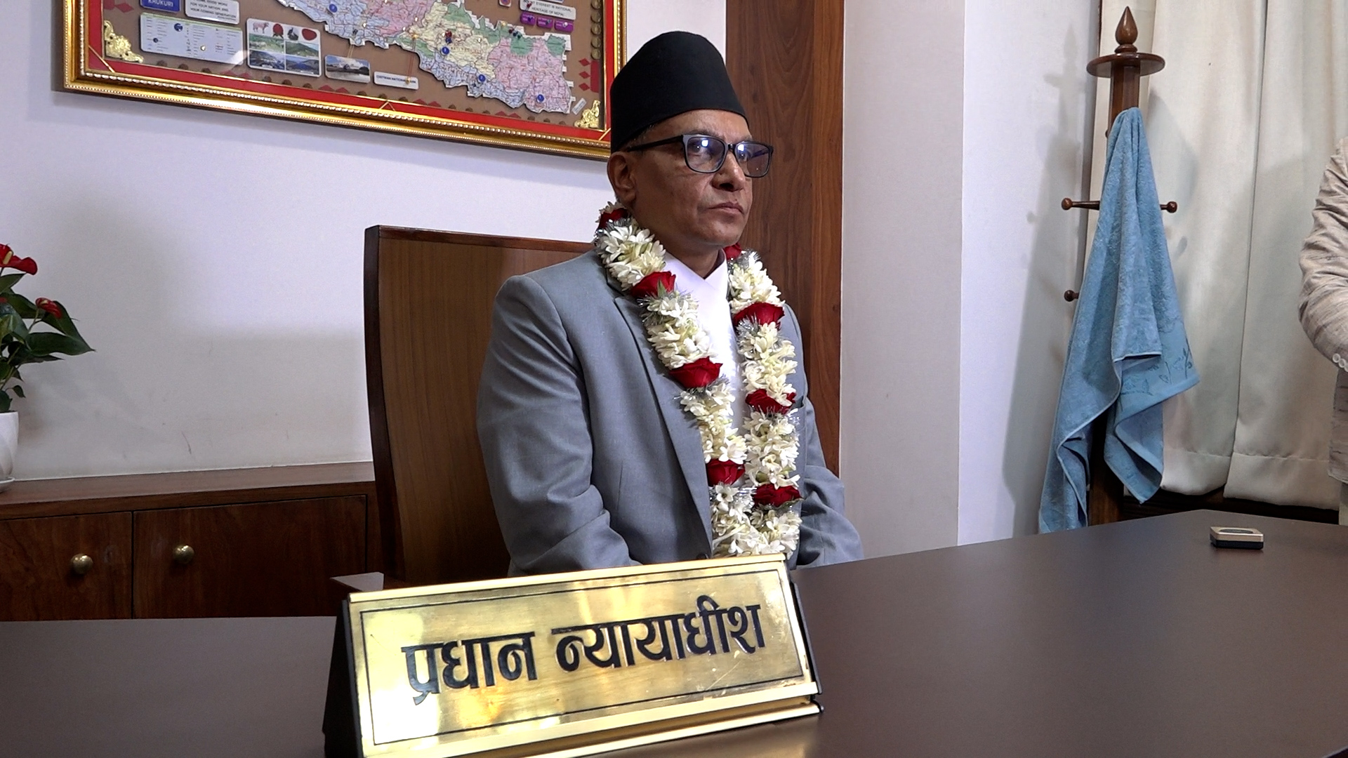 <span class='c1'>नवनियुक्त प्रधानन्यायाधीश डा.शर्माद्वारा पदभार ग्रहण, स्वतन्त्र</span> <span class='c2'>न्यायपालिका र सुशासन पहिलो प्राथमिकता</span>