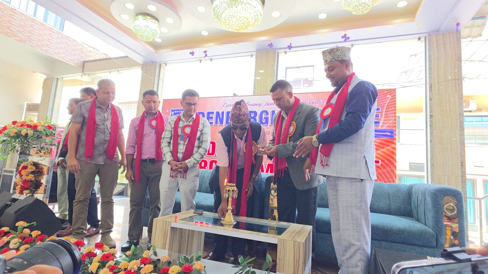 <span class='c1'>विराटनगरको इडेनवर्ग कलेजका नयाँ</span> <span class='c2'>विद्यार्थीलाई स्वागत, पुरानाको बिदाइ</span>