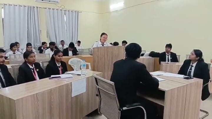<span class='c1'>मनमोहन इन्स्टिच्यूट अफ लका विद्यार्थीका</span> <span class='c2'>लागि अदालती अभ्यास कार्यशाला</span>