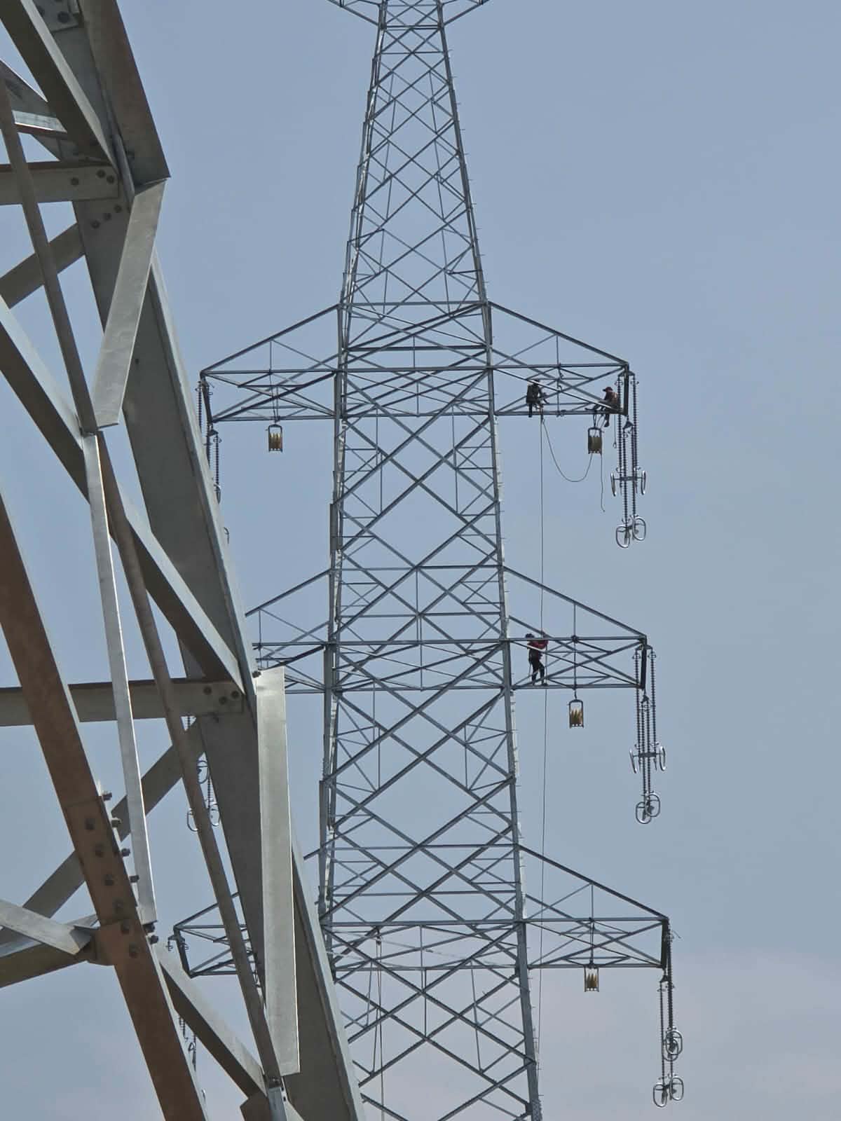 <span class='c1'>डेढ वर्षमै २८ किलोमिटर मस्र्याङ्दी करिडोर प्रसारण लाइन</span> <span class='c2'>सम्पन्न, प्रसारण पूर्वाधारमा निजी क्षेत्रको ऐतिहासिक सफलता</span>