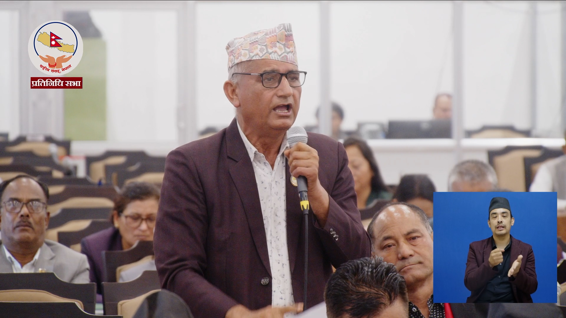 <span class='c1'>प्रधानमन्त्री नै कुलपति हुने भएकाले राजनीतिक प्रभाव</span> <span class='c2'>पूर्णरूपमा हट्न सकेको छैन :सांसद बराल</span>