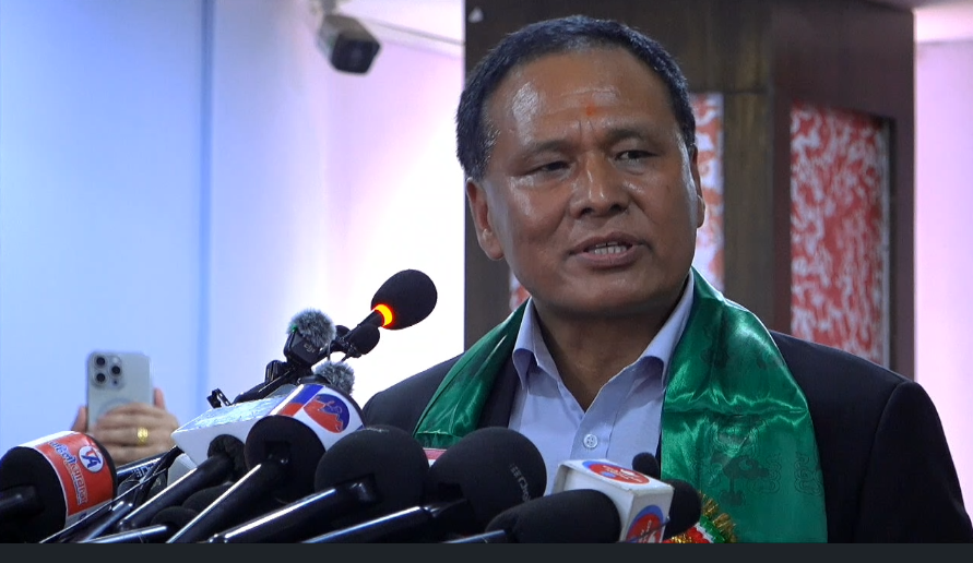 <span class='c1'>निर्वाचनमा हारिए पनि जनताको मन</span> <span class='c2'>जितेको छौं : कुलमान घिसिङ</span>