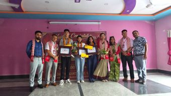 <span class='c1'>विराटनगरको  बुढानीलकण्ठमा ४ जिपिए</span> <span class='c2'>ल्याउने  विद्यार्थी नगदसहित सम्मानित</span>