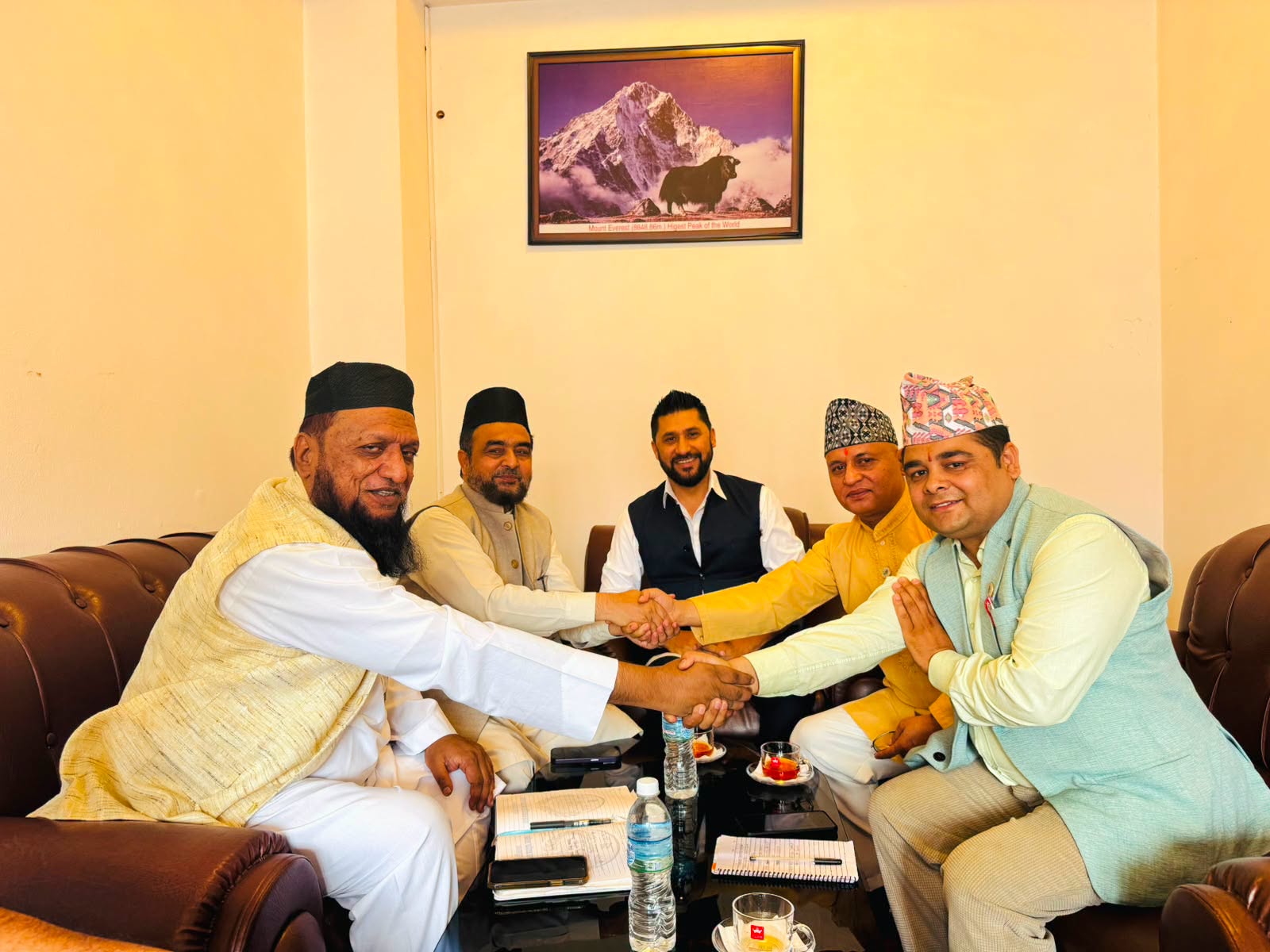 <span class='c1'>रवि लामिछानेसँग छलफलपछि सामाजिक सद्भाव कायम</span> <span class='c2'>राख्न धार्मिक अगुवाहरूको संयुक्त अपिल</span>