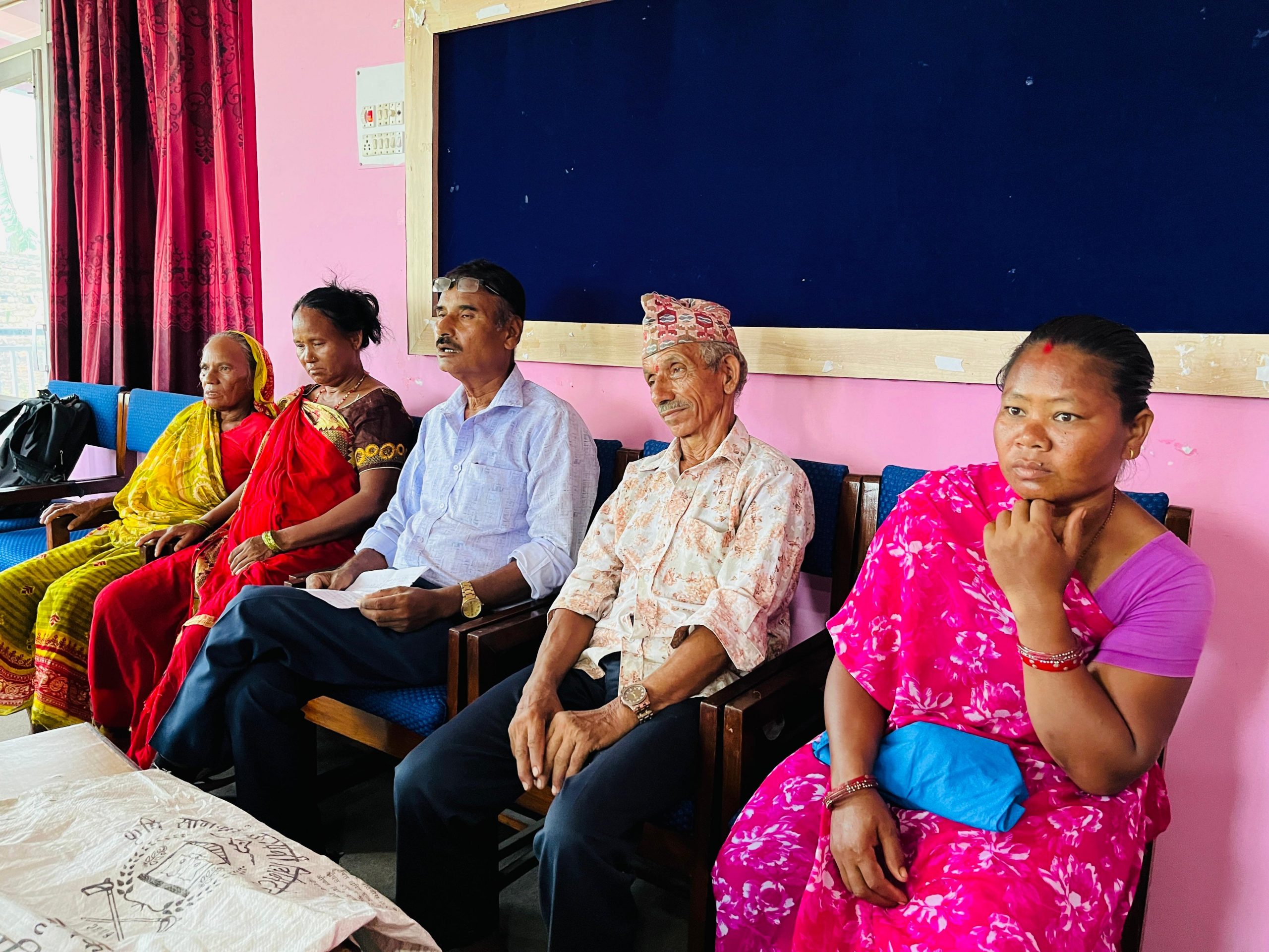<span class='c1'>कटहरीका किसानद्वारा अनुदानको मल</span> <span class='c2'>वितरणमा अनियमितताको आरोप</span>