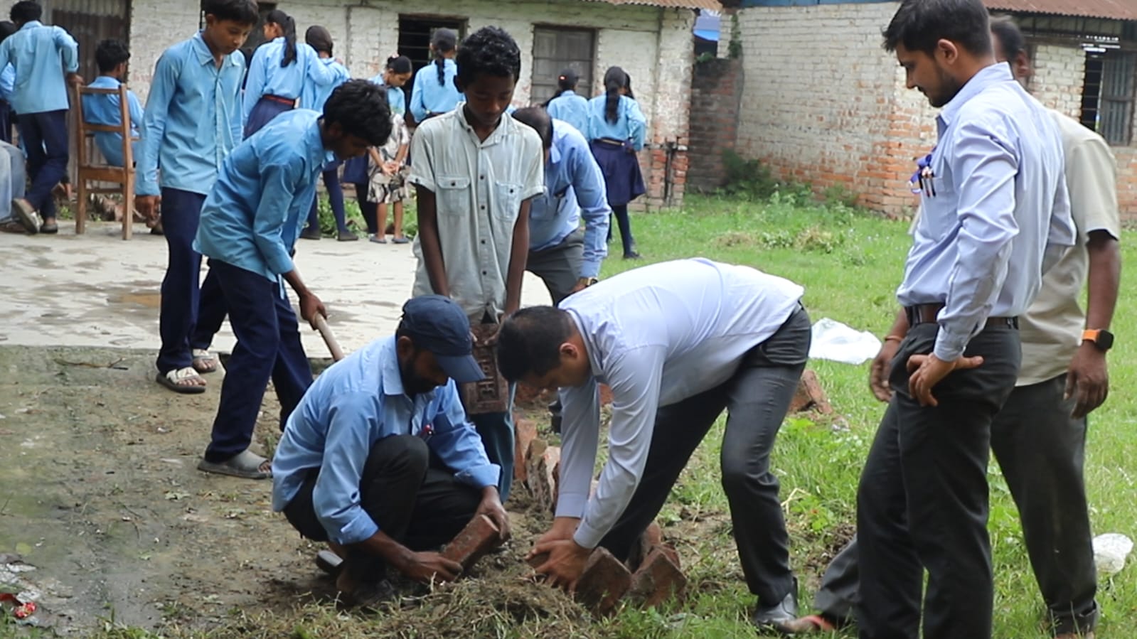 <span class='c1'>व्यवहारिक शिक्षाका लागि रंगेलीको पार्वती</span> <span class='c2'>विद्यालयमा वृक्षारोपण अभियान सम्पन्न</span>