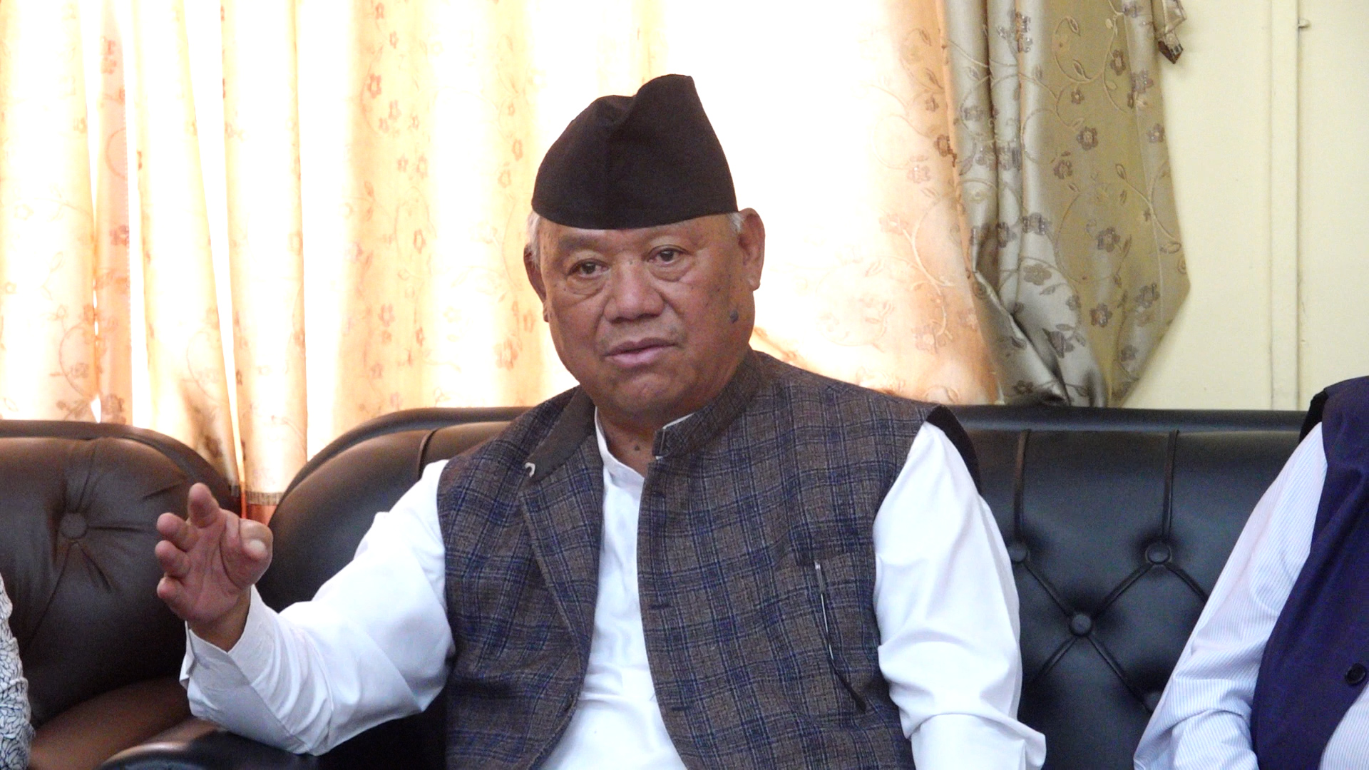 <span class='c1'>संसद् बलियो बनाउन प्रतिपक्षको आवाज अझ</span> <span class='c2'>प्रभावकारी हुनुपर्छ : नेता आङदेम्बे</span>
