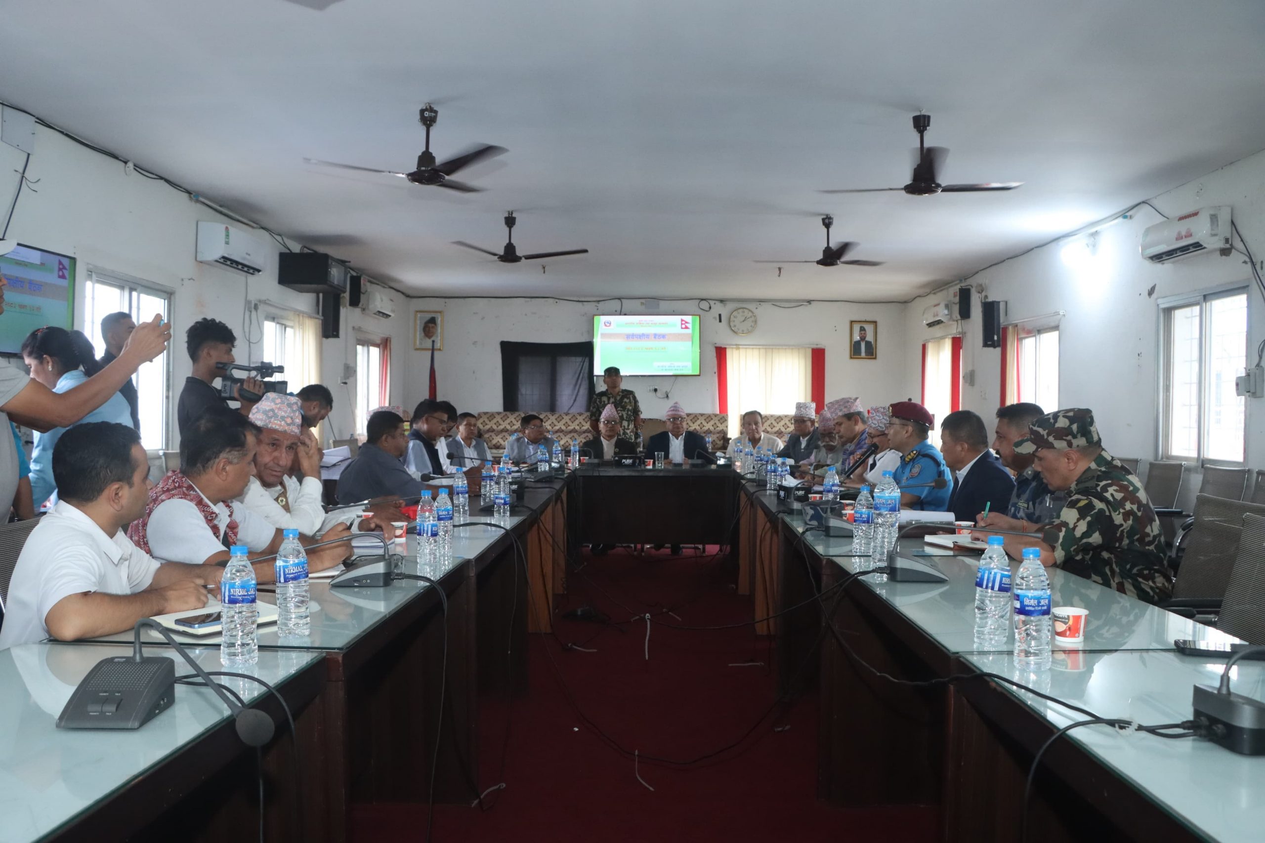 <span class='c1'>कोशी प्रदेश सरकारले देवानगञ्जमा भएको घटनामा ज्यान</span> <span class='c2'>गुमाउनेको परिवारलाई २ लाख रुपैयाँ दिने</span>