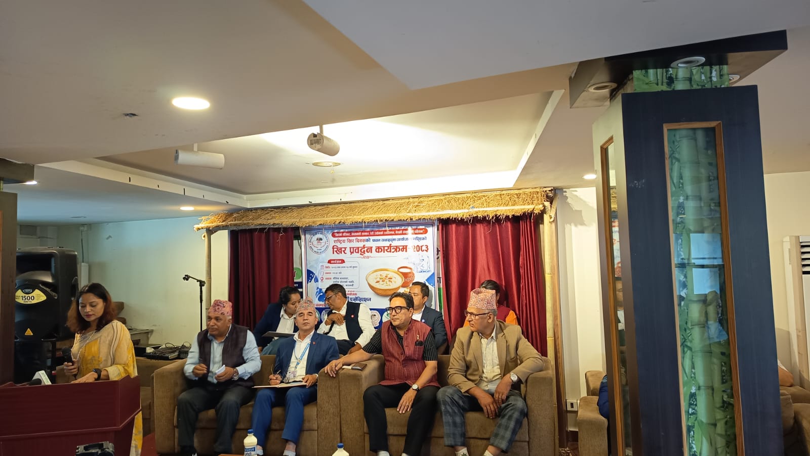 <span class='c1'>साउन १५ मा एक अर्ब रुपैयाँभन्दा</span> <span class='c2'>बढीको दूध कारोबार हुने अनुमान</span>