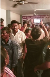 <span class='c1'>मोरङको दादरबैरियामा  चिठ्ठा</span> <span class='c2'>नखुलेपछि चल्यो हल्लीखल्ली</span>