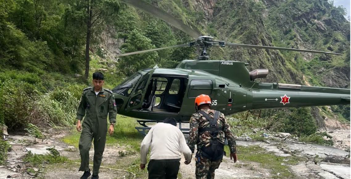 <span class='c1'>रसुवाको बाढीमा घाइते ७</span> <span class='c2'>जनाको नेपाली सेनाद्वारा उद्धार</span>