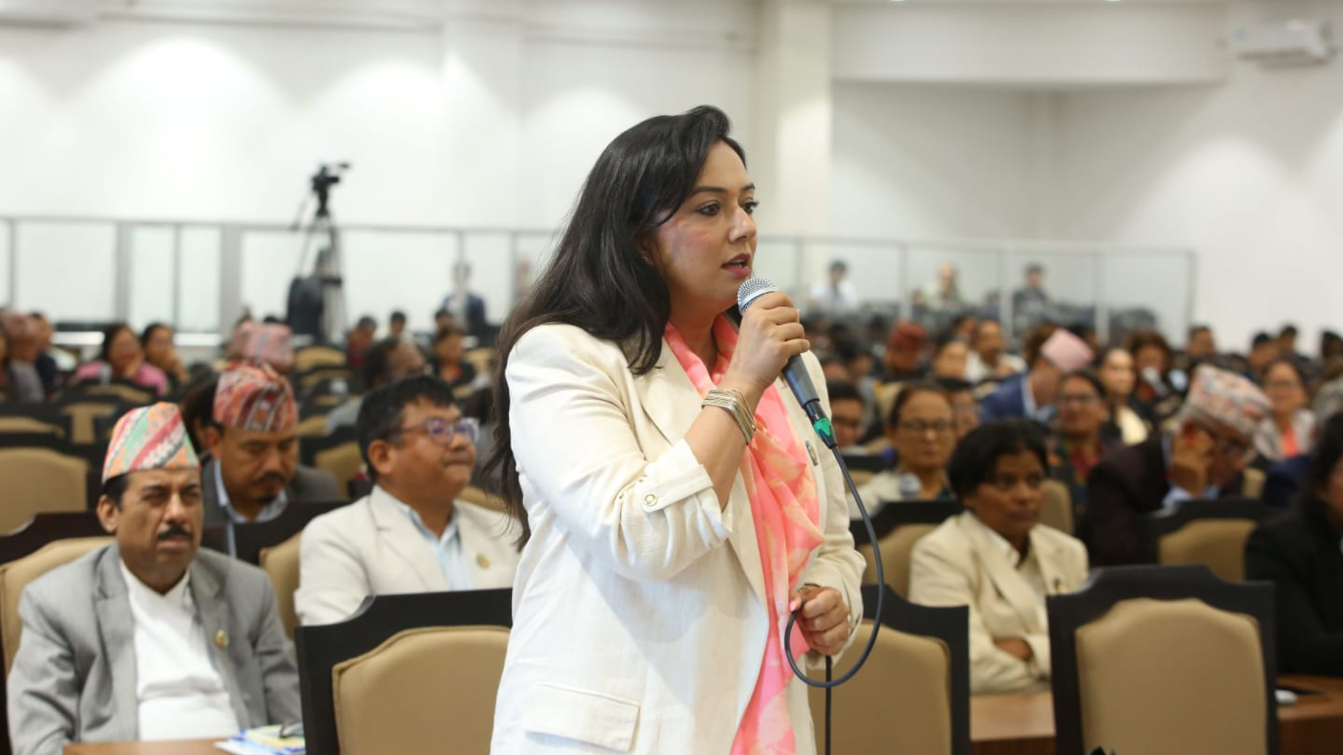 <span class='c1'>आईसीयूमा रहेका आन्दोलनरत चिकित्साशास्त्रका विद्यार्थीको माग तत्काल</span> <span class='c2'>सम्बोधन गर्न सांसद खुस्बु ओलीको आग्रह</span>