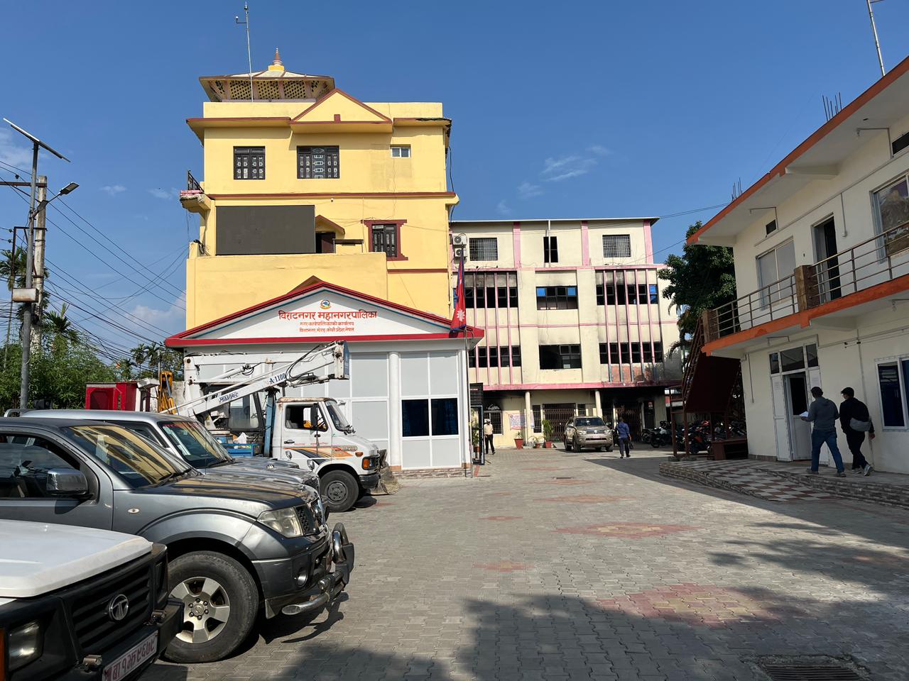 <span class='c1'>बाढीपीडितका लागि विराटनगर महानगरको २५</span> <span class='c2'>लाख ५१ हजार सहयोग</span>