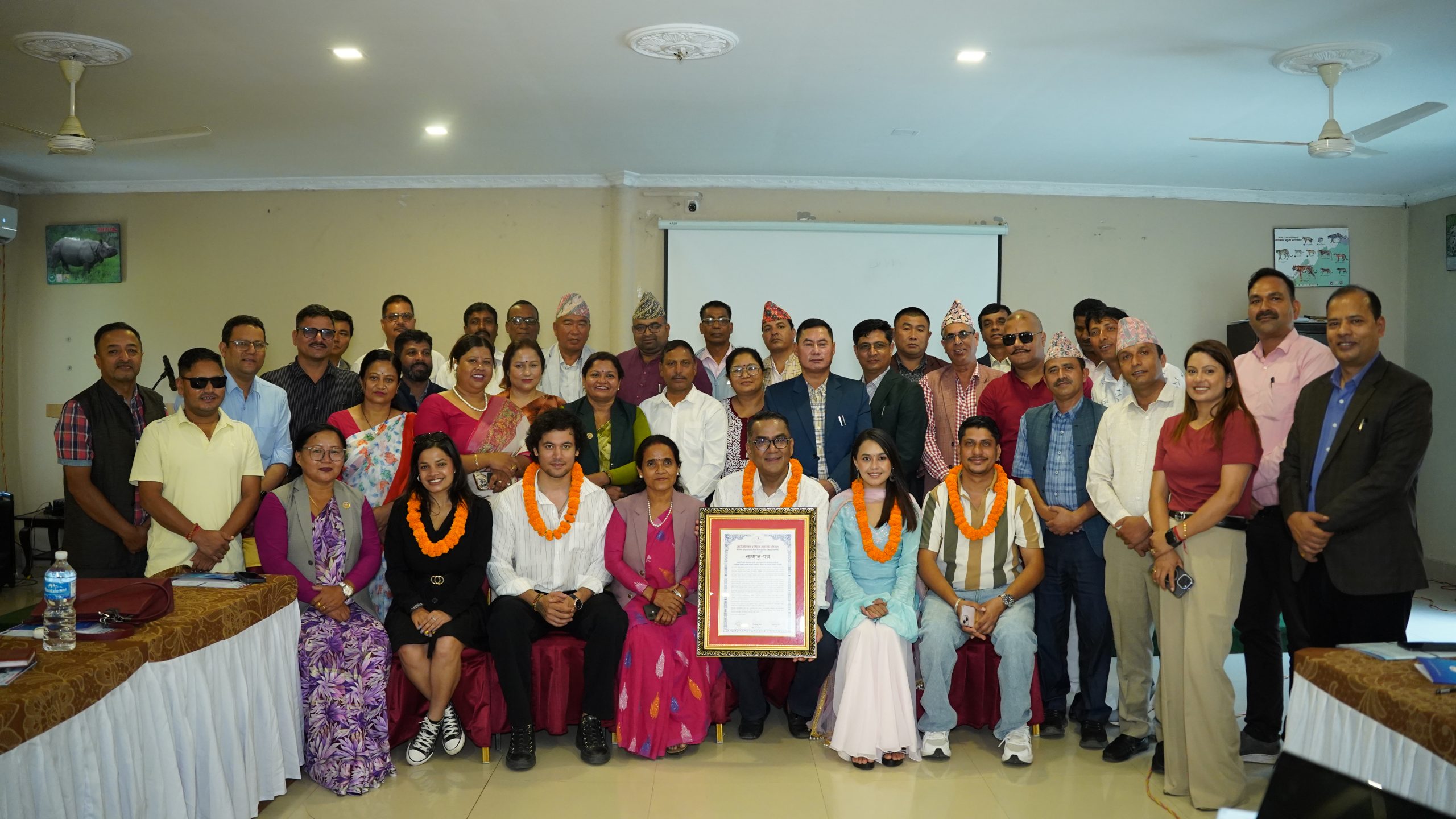 <span class='c1'>गाउँपालिका राष्ट्रिय महासंघले ‘गौँथली’</span> <span class='c2'>फिल्मलाई गर्याे सम्मान</span>
