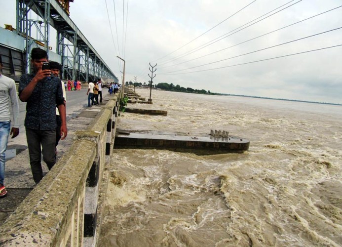 <span class='c1'>सप्तकोशीका सहायक नदीमा पानीको बहाव बढ्यो,</span> <span class='c2'>नदी किनारमा नजान सुनसरी प्रहरीको आग्रह</span>