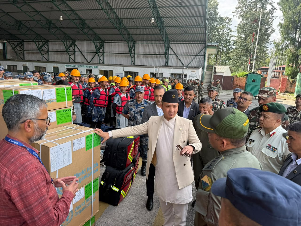 <span class='c1'>रसुवा बाढी : थप उद्धार सामग्रीसहित सुरक्षा टोली</span> <span class='c2'>परिचालन, आगो बालेर धुवाँमार्फत सिग्नल दिन आग्रह</span>