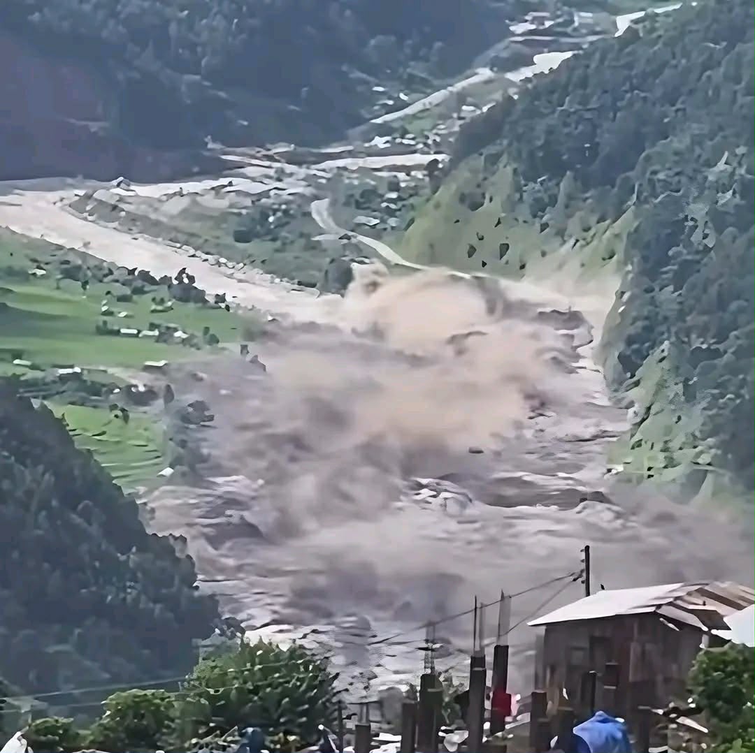 <span class='c1'>भोटेकोशी नदीमा बाढीको जोखिम, तल्लो</span> <span class='c2'>तटीय क्षेत्रमा सतर्क रहन आग्रह</span>