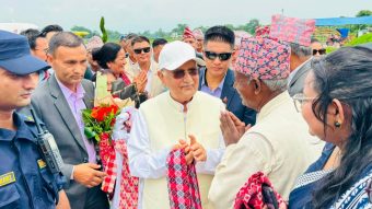 <span class='c1'>ओली झापा पुगे, भोलि</span> <span class='c2'>बिर्तामोडमा जागरण अभियान उद्घाटन</span>