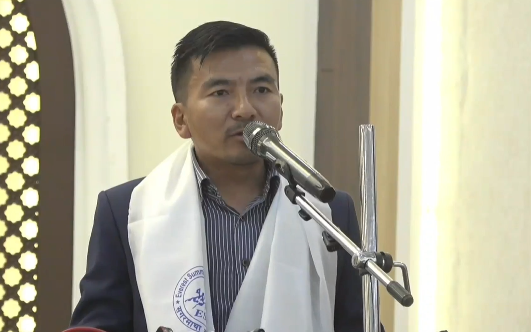 <span class='c1'>नेपाली आरोहीलाई नेपालमै अवसर</span> <span class='c2'>दिनुपर्छ : सांसद शेर्पा</span>