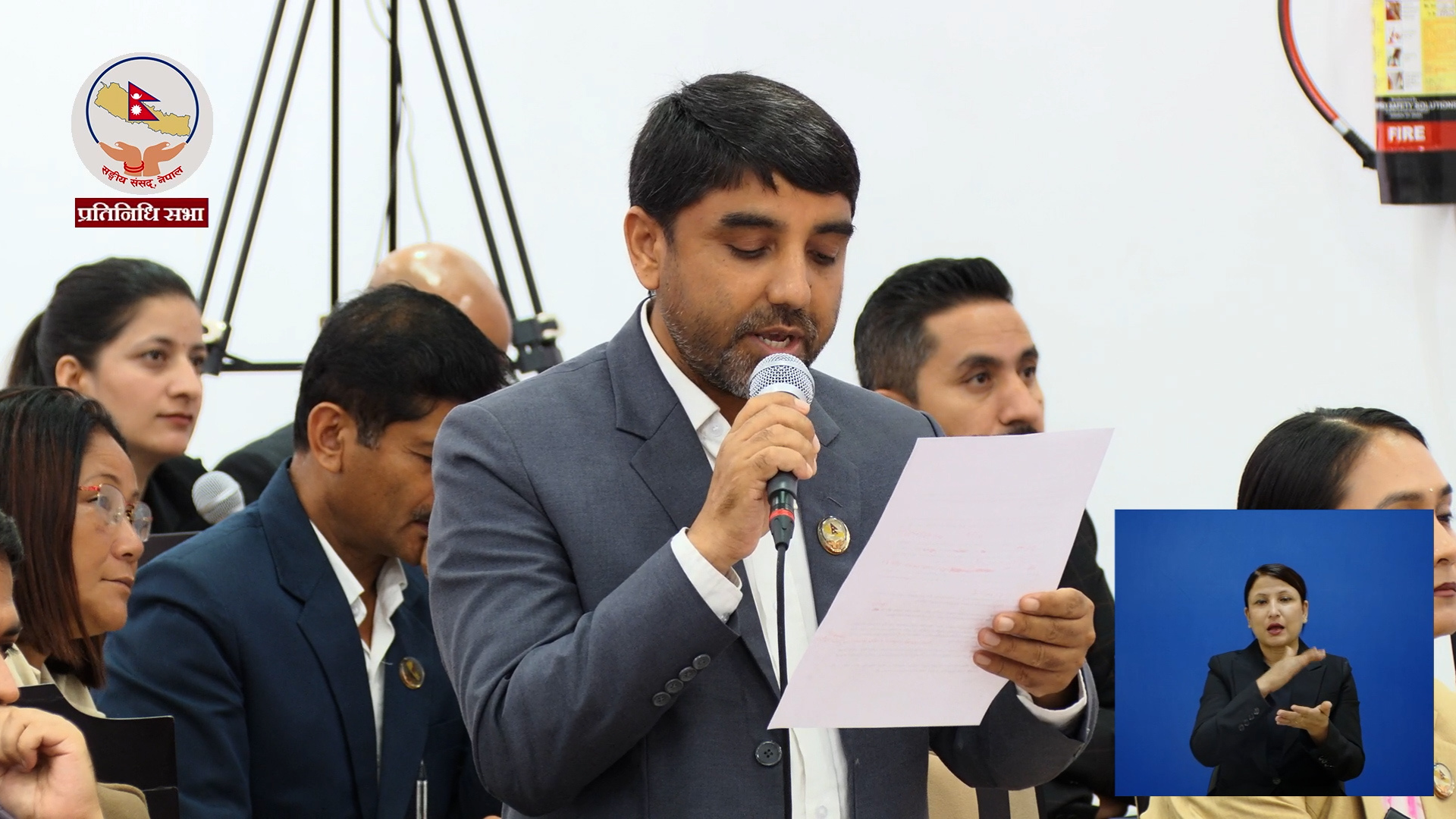 <span class='c1'>गोरखा ५१ जना अझै बेपत्ता, खोजी तथा</span> <span class='c2'>उद्धार तीव्र बनाउन सांसद बुर्लाकोटीको माग</span>