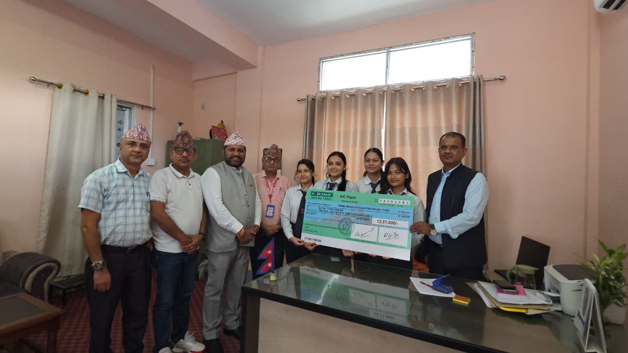 <span class='c1'>विराटनगरको शिक्षादीप कलेजद्धारा बाढीपीडितका लागि</span> <span class='c2'>१२ लाख ५१ हजार सहयोग</span>